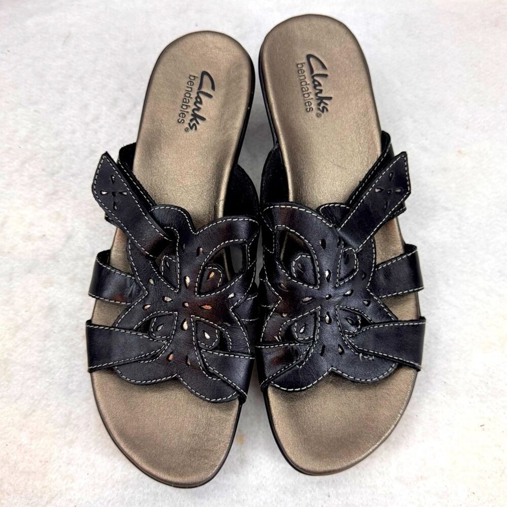 EUC Women’s Clarks Bendables Slip-on Black Leather Sandals Slides size 8